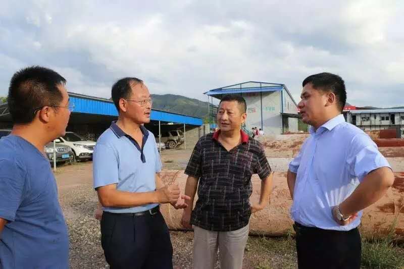 德興市委副書記、市長(zhǎng)郭峰實(shí)地調(diào)研汽車城項(xiàng)目建設(shè)情況